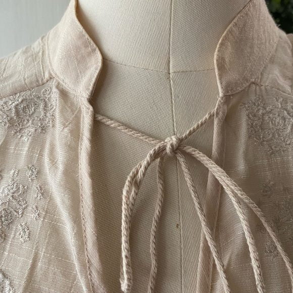 XXI blouse tan color embroidered size M short sleeves elastic band around waist - Picture 2 of 13